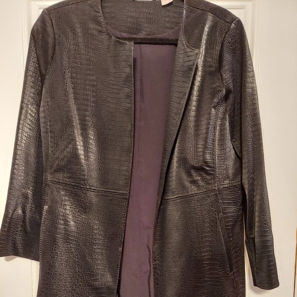Chico's Faux Leather Open Mid Length Jacket in Black Croc Design size 2P (12/14)